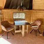 Luxe Finse Kota Met Jacuzzi En Saunabarrel De Zandhoef Lodge