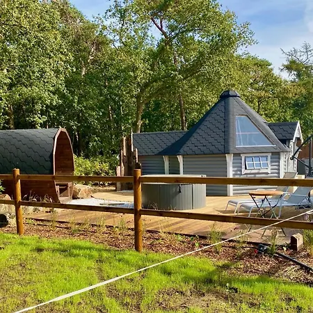 Luxe Finse Kota Met Jacuzzi En Saunabarrel De Zandhoef 롯지 일서