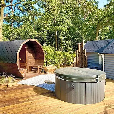 Luxe Finse Kota Met Jacuzzi En Saunabarrel De Zandhoef