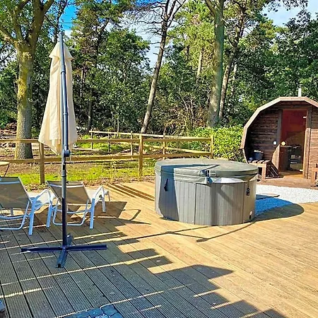 Luxe Finse Kota Met Jacuzzi En Saunabarrel De Zandhoef Lodge