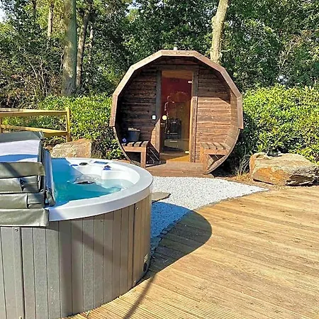 Lodge Luxe Finse Kota Met Jacuzzi En Saunabarrel De Zandhoef Eersel