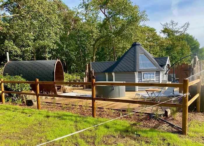 Luxe Finse Kota Met Jacuzzi En Saunabarrel De Zandhoef אכסניה אירסל