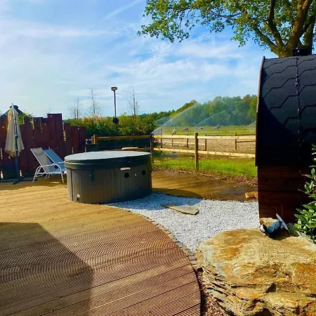 Domek letniskowy Luxe Finse Kota Met Jacuzzi En Saunabarrel De Zandhoef