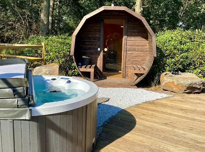 Lodge Luxe Finse Kota Met Jacuzzi En Saunabarrel De Zandhoef Eersel