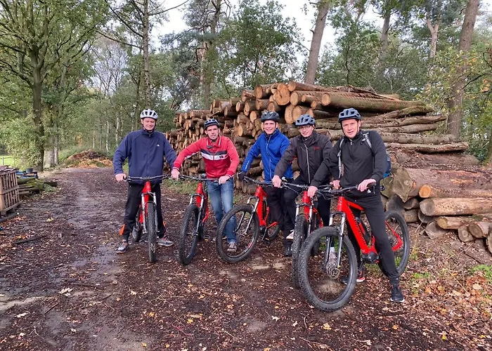 Lodge Luxe Finse Kota Met Jacuzzi En Saunabarrel De Zandhoef Eersel